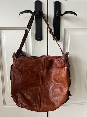 Campomaggi distressed tan leather hobo bag